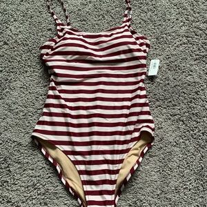 🍹2/$20 NWT old navy one piece bathing suit
